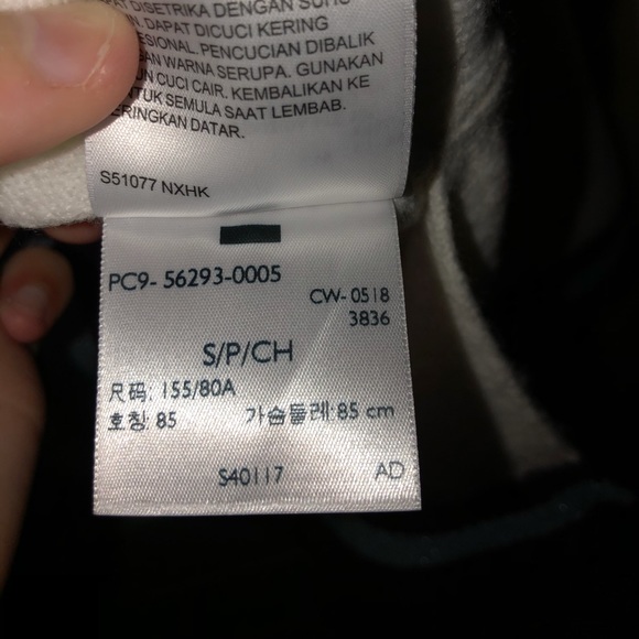 Levi’s Sweater - Picture 5 of 8